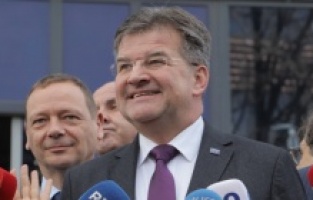 Lajčak se sastao sa Kurtijem: " Sastanak nije bio lak, ali je bio vrlo otvoren"