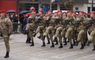 Na defileu neustavnog Dana RS-a šetali policajci, vatrogasci,  sportska i planinarska društva