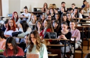 Interesovanje nadmašilo očekivanja: Kurs turskog jezika pohađa 200 studenata u Nišu