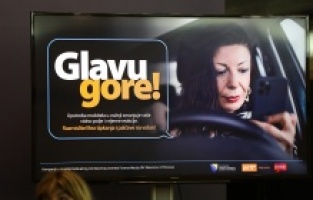 Počinje medijska kampanja "Glavu gore! Stop korištenju mobitela u prometu!"