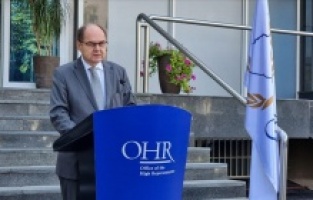 Christian Schmidt nametnuo nove izmjene Ustava FBiH