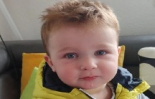 Udruženje Pomozi.ba pokrenulo apel za malog Afana koji ne čuje i ne govori
