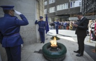Bećirović povodom 9. maja: Antifašizam nije nikakva ideološka kategorija, on je civilizacijska tekovina