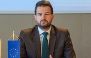 Milatović u subotu preuzima funkciju, da li će Đukanović postati počasni predsjednik?