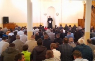 Bajram u Srebrenici: Centralna svečanost održana u Bijeloj džamiji