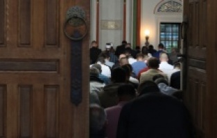 Mnogobrojni vjernici klanjali bajram-namaz u Banjoj Luci