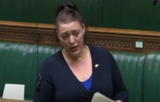 Britanska poslanica Kearns: SPC svercuje oružje iz Srbije na Kosovo