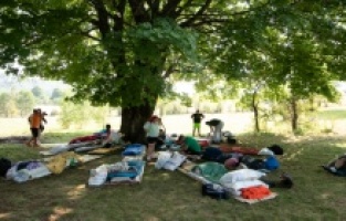 Počelo takmičenje u ležanju u Crnoj Gori: U borbi za 1.000 eura 21 učesnik