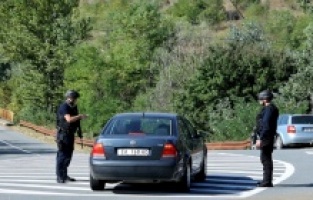 Kontrola puteva na sjeveru Kosova: Mještane propuštaju uz provjeru ličnih dokumenata