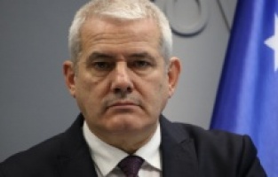Kosovski ministar unutrašnjih poslova Svecla demantovao Vučićeve navode o oružju