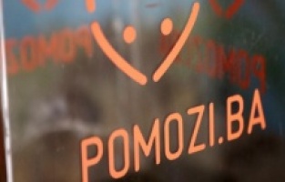 Pomozi.ba: Apel za liječenje 26-godišnje Envere kojoj otkazuju bubrezi i ne vidi