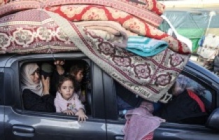 S humanitarnom pauzom u Pojasu Gaze, raseljeni Palestinci krenuli da vide svoje kuće