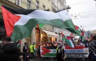 U Sarajevu održana mirna šetnja i humanitarni bazar za Gazu: Poziv na prekid vatre i etničkog čišćenja