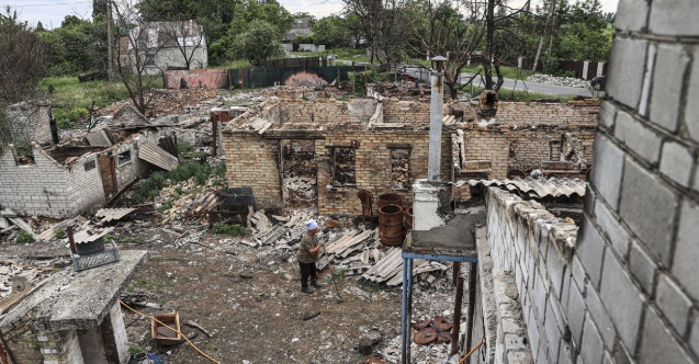 Ukrajinka Ljudmila ne napušta ruševine kuće uništene u ruskim napadima